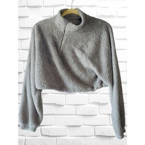 Shein Women’s Size 4 Gray Asymmetrical Zippered Neck Fuzzy Cropped Top